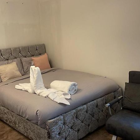 Alder En-Suites Self-Catering With Private Shower 1 Southampton Exteriör bild