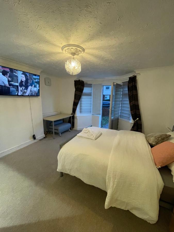 Alder En-Suites Self-Catering With Private Shower 1 Southampton Exteriör bild