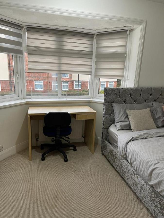 Alder En-Suites Self-Catering With Private Shower 1 Southampton Exteriör bild